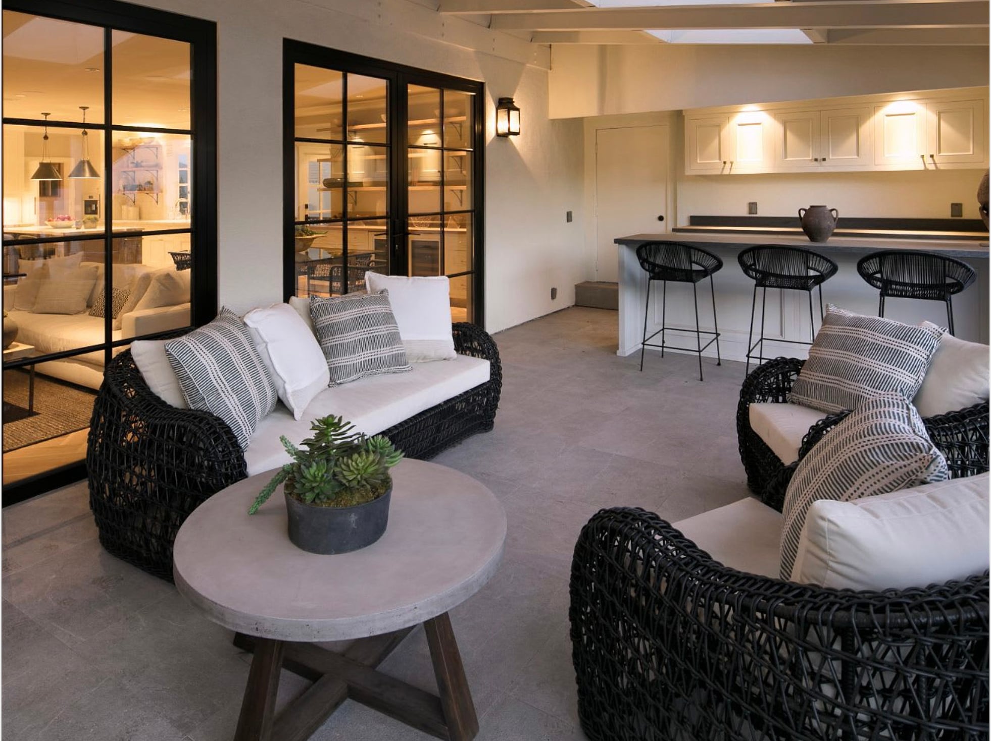 Hillcrest St — Full Renovation: Interior & Exterior